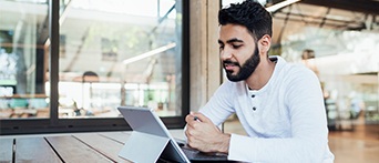 Man doing online driver training