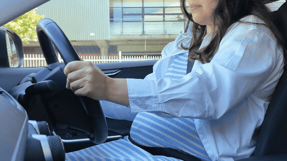 Adjusting steering wheel