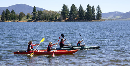Jindabyne Lake canoeing - credit Destination NSW