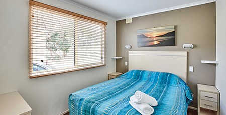 NRMA Norah Head Holiday Park Jabiru bedroom