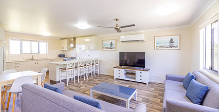 Capricorn Yeppoon 2 Bedroom Superior Cabin living room