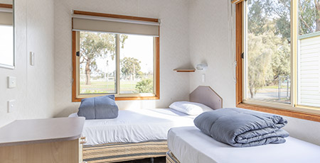 Echuca Boronia Cabin bedroom
