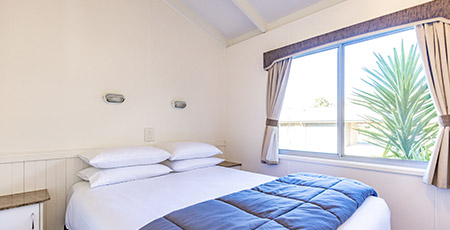 Halls Gap Superior Villa bedroom