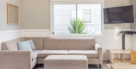 Portland Bay Waterview Cabin living area