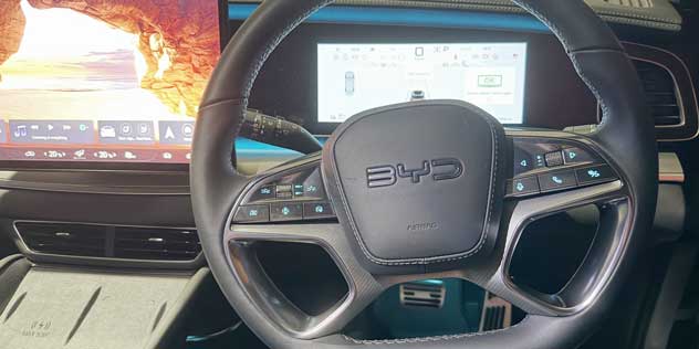 A BYD Sealion 7steering wheel