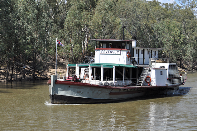 PS Pevensy on the Murray River in Echuca