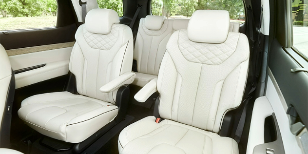 Rear seats of the 2021 Hyundai Palisade Slide 2