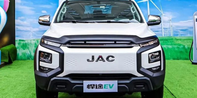 A white JAC T9 EV 