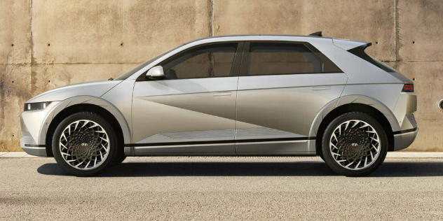 Side view of a Hyundai Ioniq 5.