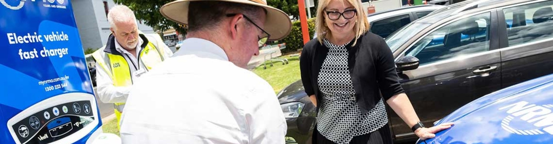 Northern Tablelands MP Adam Marshall turning on new EV charger in Armidale