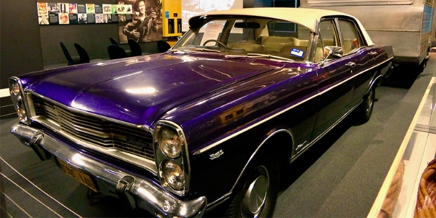 dark purple Ford Fairland 500 V8 owned by Slim Dusty and known as Old Purple