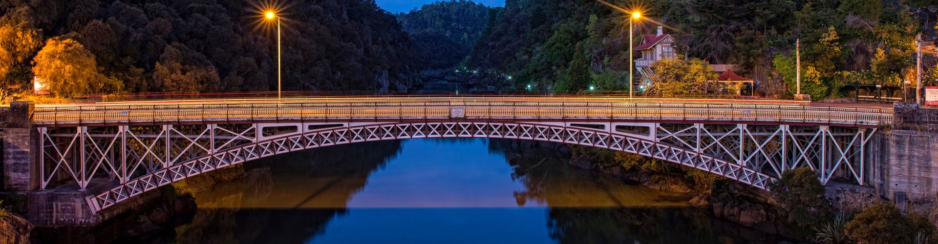 Kings Bridge, Launceston, at night
