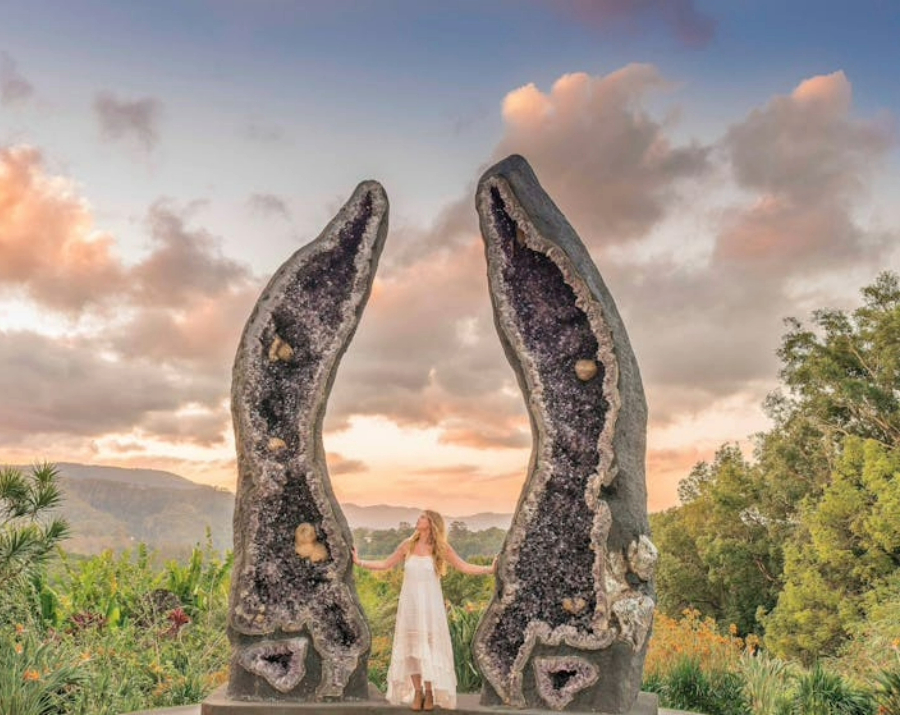 woman-at-crystal-castle-nsw-900x715 Slide 1
