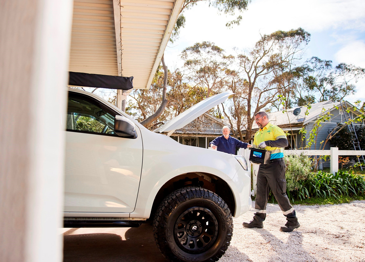 Mobile car battery replacement service